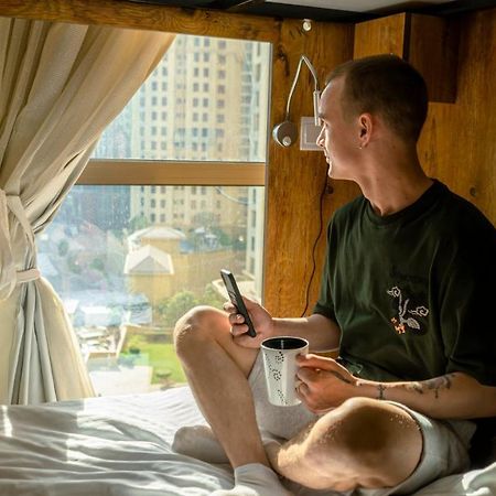 Lunar Hostel Plus Dubai Bagian luar foto