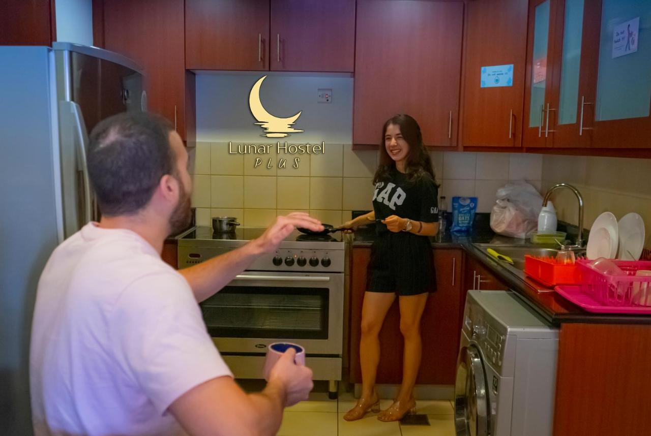 Lunar Hostel Plus Dubai Bagian luar foto