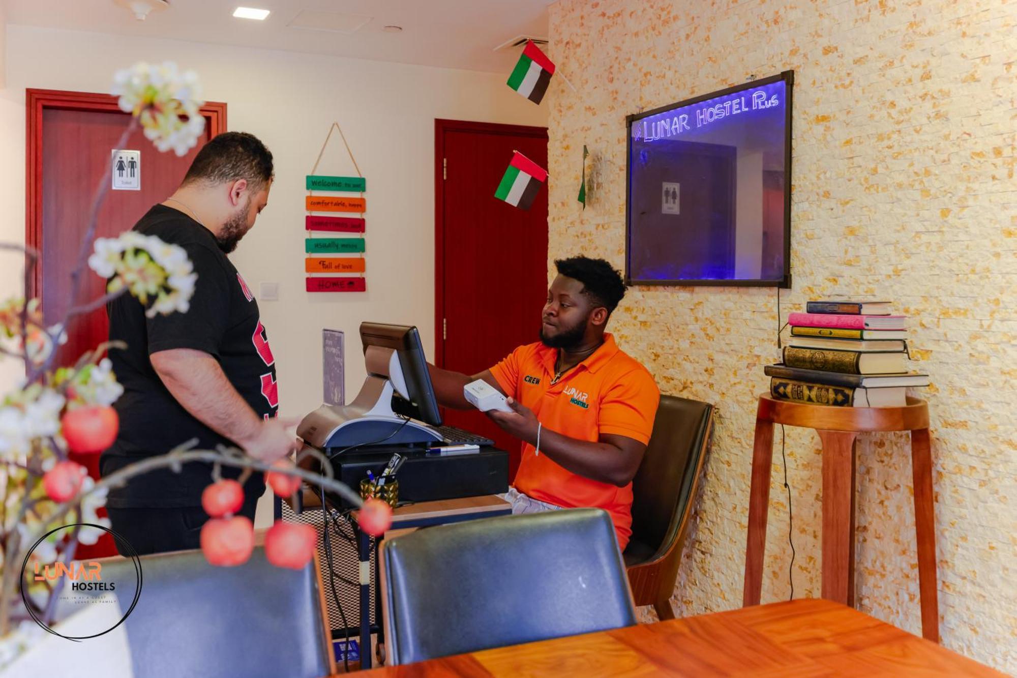 Lunar Hostel Plus Dubai Bagian luar foto